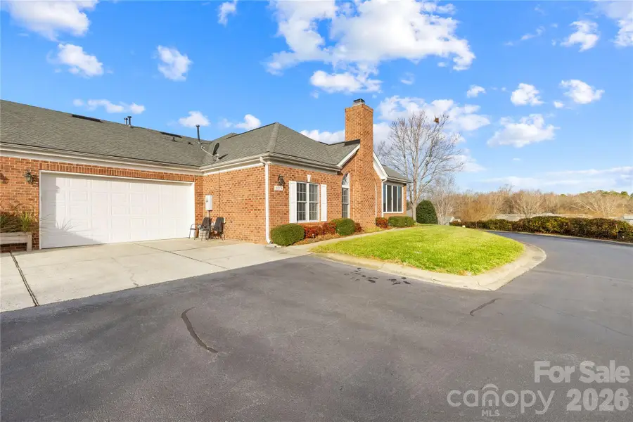 8579 Highland Glen Drive, Charlotte, NC 28269 - Image #2