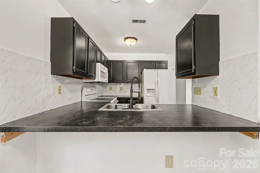 5609 Beaconsfield Road, Charlotte, NC 28214 - Image #3