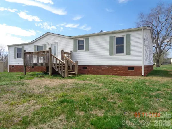 3911 Woodmont Court, Lenoir, NC 28645