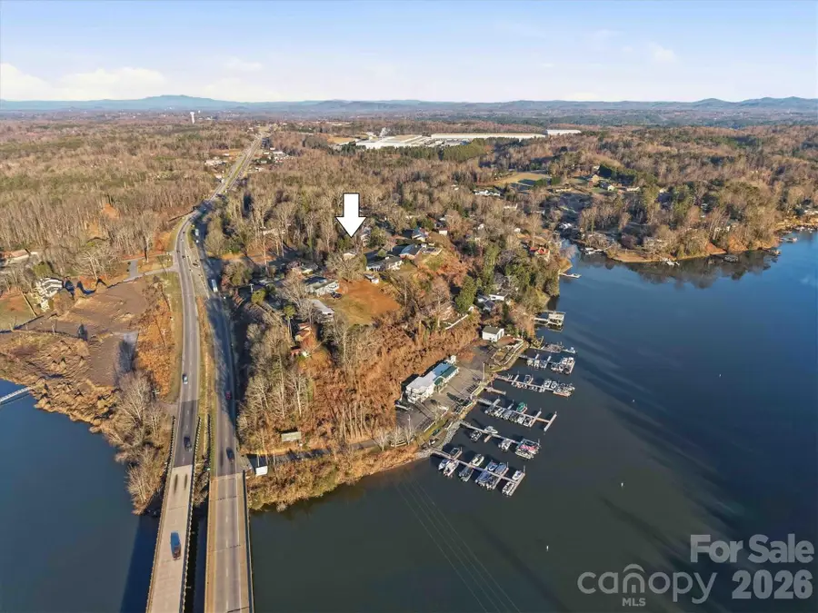 6719 Lakeview Terrace, Hickory, NC 28601 - Image #3