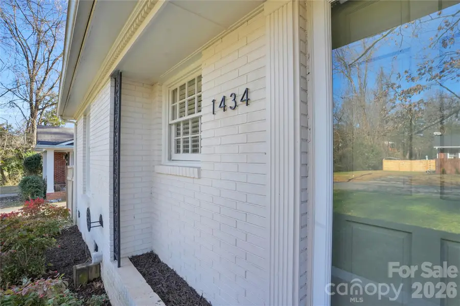 1434 Edgewater Drive, Charlotte, NC 28210 - Image #3
