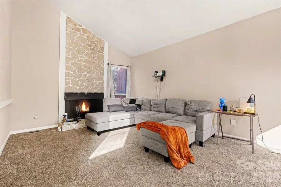 6102 Honeysuckle Lane, Charlotte, NC 28212 - Image #3