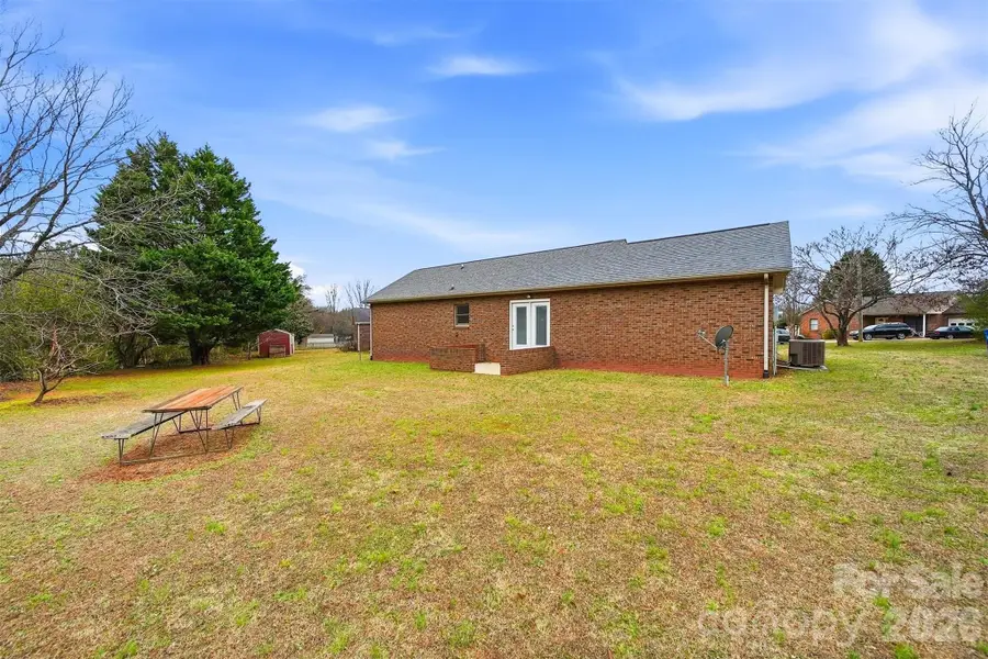 1118 St Michaels Drive Se, Conover, NC 28613 - Image #3