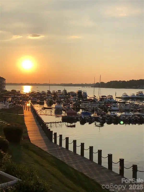 18789 Vineyard Point Lane, Cornelius, NC 28031