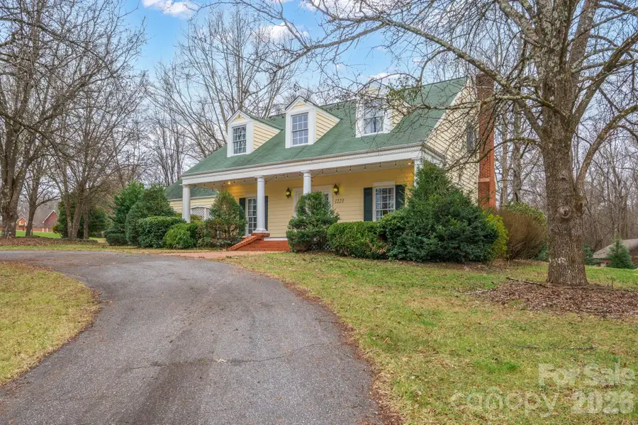 1223 Creekside Drive, Conover, NC 28613 - Image #2