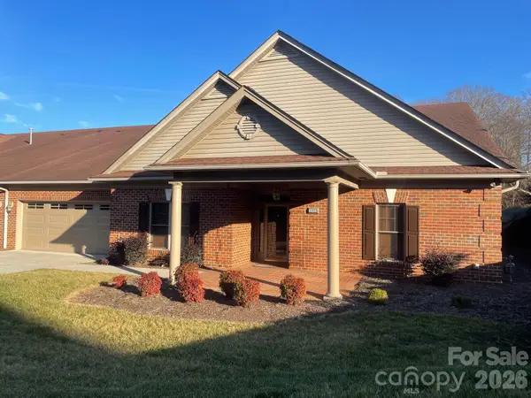 499 26th Avenue Ne, Hickory, NC 28601