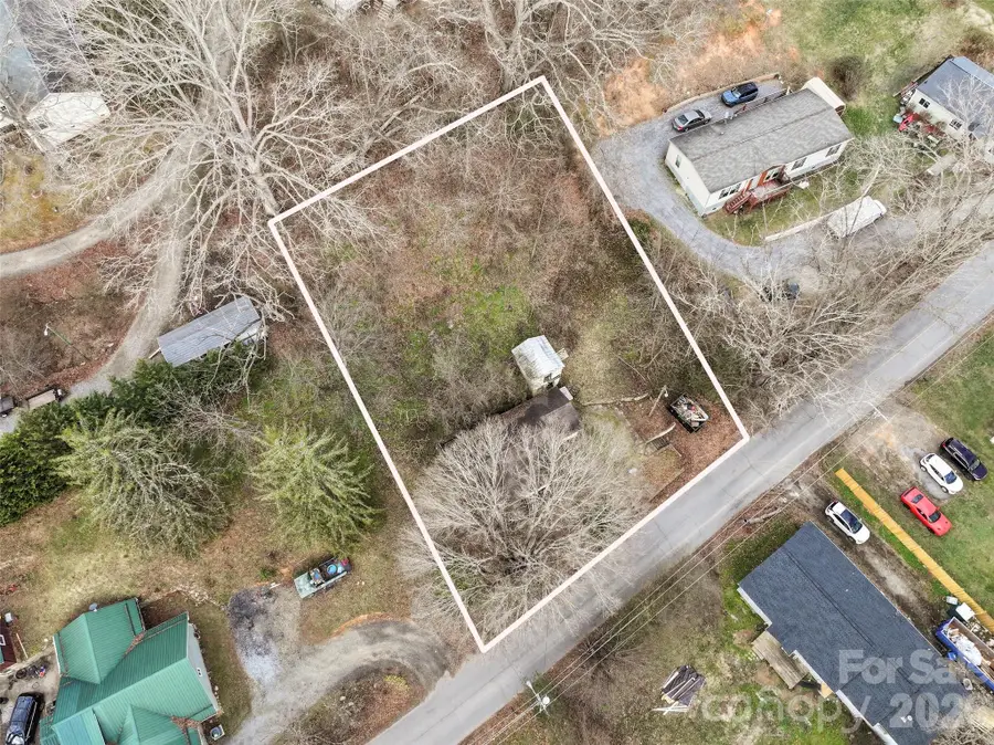 75 Travis Street, Clyde, NC 28721 - Image #2