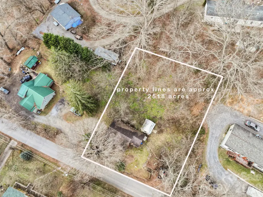 75 Travis Street, Clyde, NC 28721 - Image #3