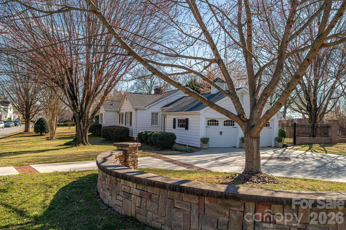 18 Circle Drive, Belmont, NC 28012 - Image #1