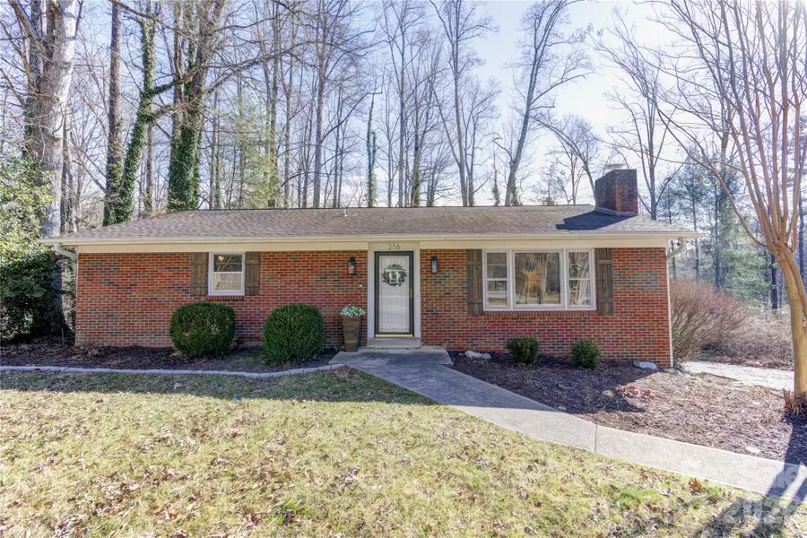 216 Castleton Lane, Hendersonville, NC 28791 - Image #2