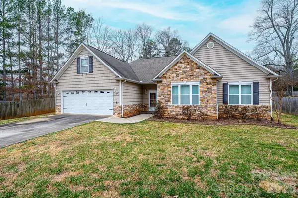 1825 Plaza Drive, Hickory, NC 28602