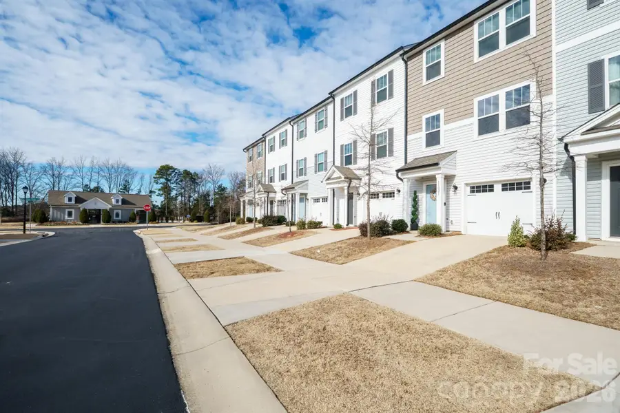 11021 Woodland Creek Way, Charlotte, NC 28262 - Image #2