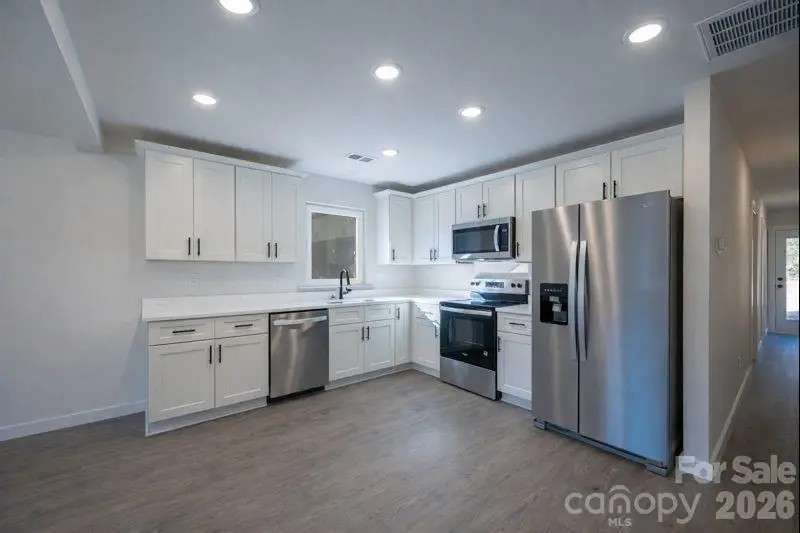 647 E Sharpe Street, Statesville, NC 28677 - Image #3