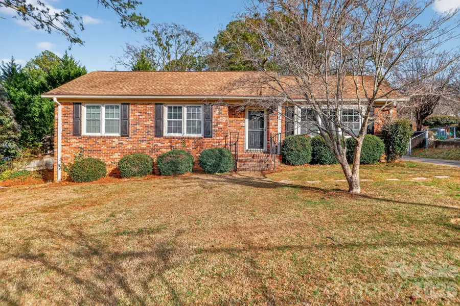 212 N Pine Lake Drive, Spartanburg, SC 29301 - #3