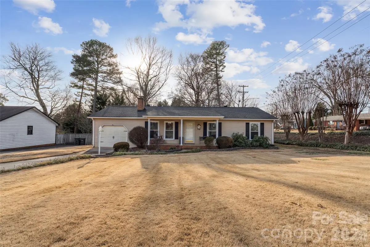 2501 Castlewood Drive, Gastonia, NC 28056 - Image #1