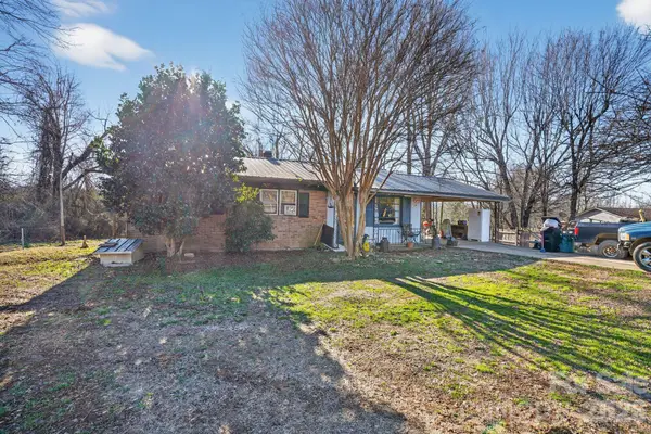 1124 Walshtown Road, Boomer, NC 28606