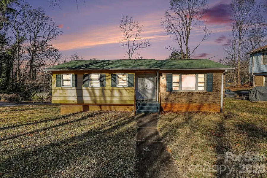 314 Westham Ridge Road, Charlotte, NC 28217 - Image #2