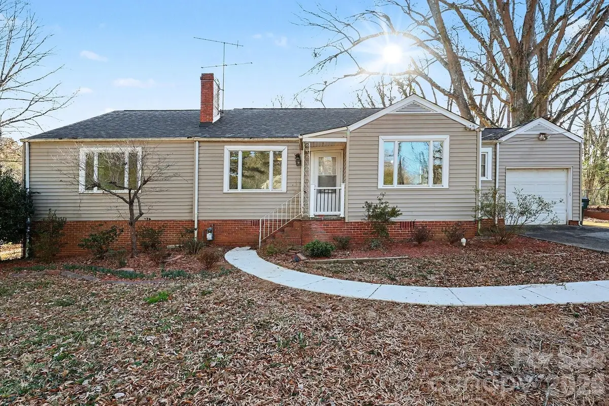 225 Valleyview Place, Charlotte, NC 28208 - Image #1