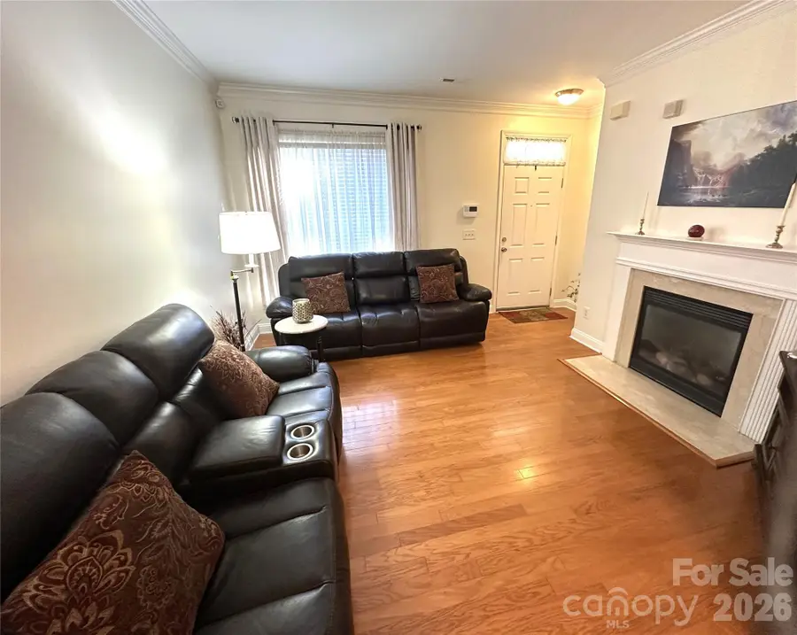 401 Hurston Circle, Charlotte, NC 28208 - Image #2
