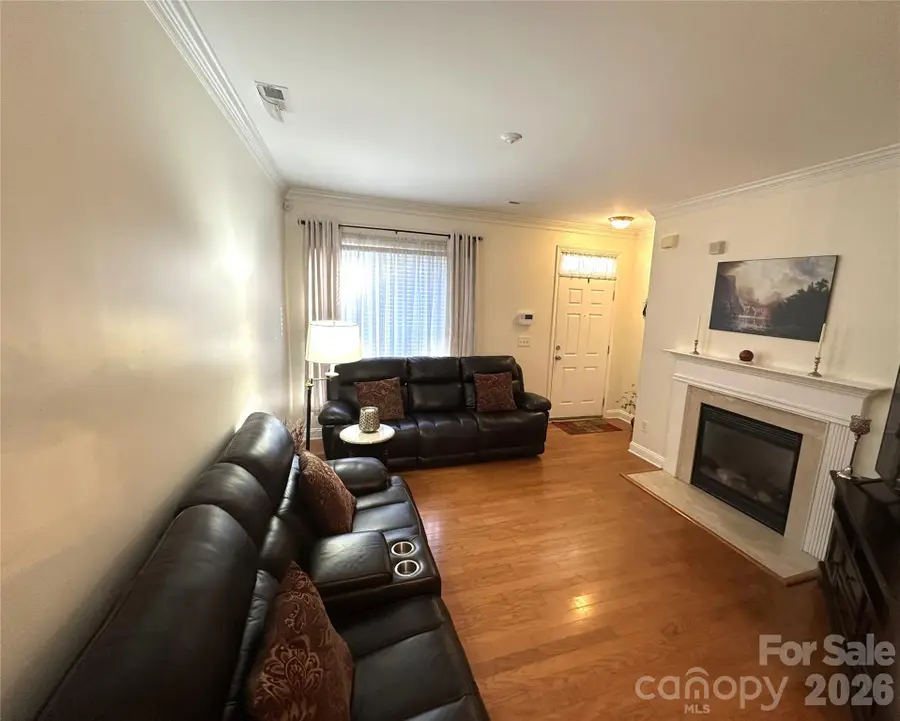 401 Hurston Circle, Charlotte, NC 28208 - Image #3