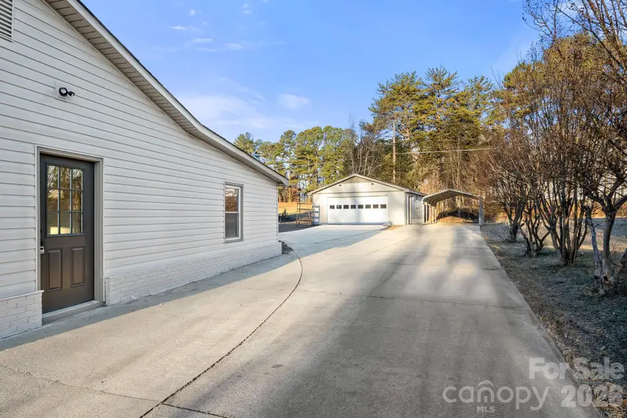 220 Valleybrook Lane, Troutman, NC 28166 - Image #2