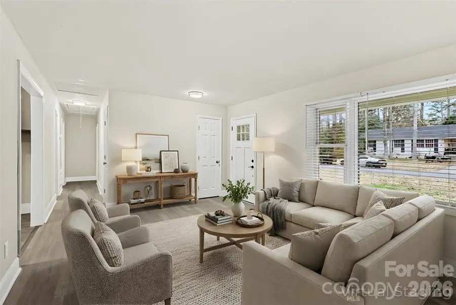 5448 Kinsale Lane, Charlotte, NC 28215 - Image #2