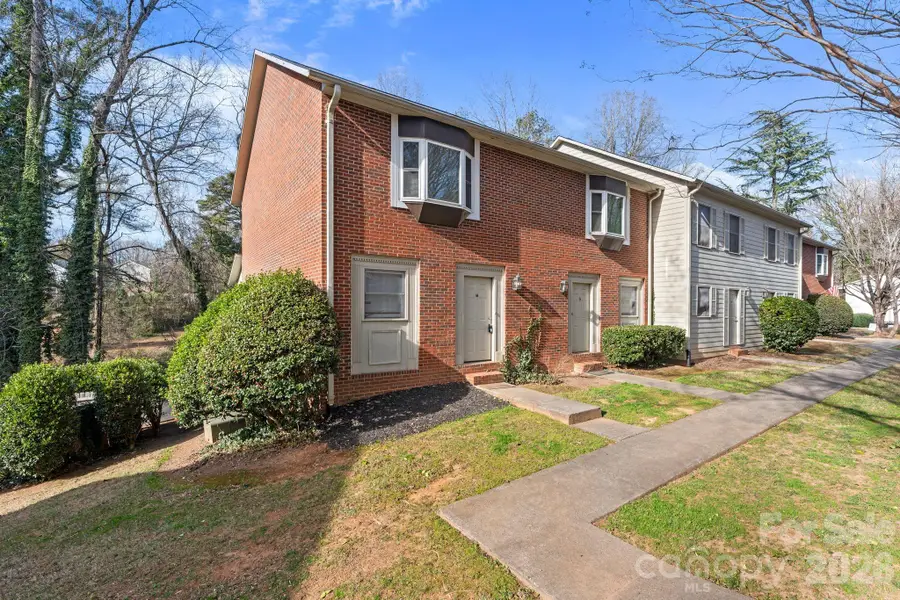 239 13th Avenue Place Nw #16, Hickory, NC 28601 - Image #3