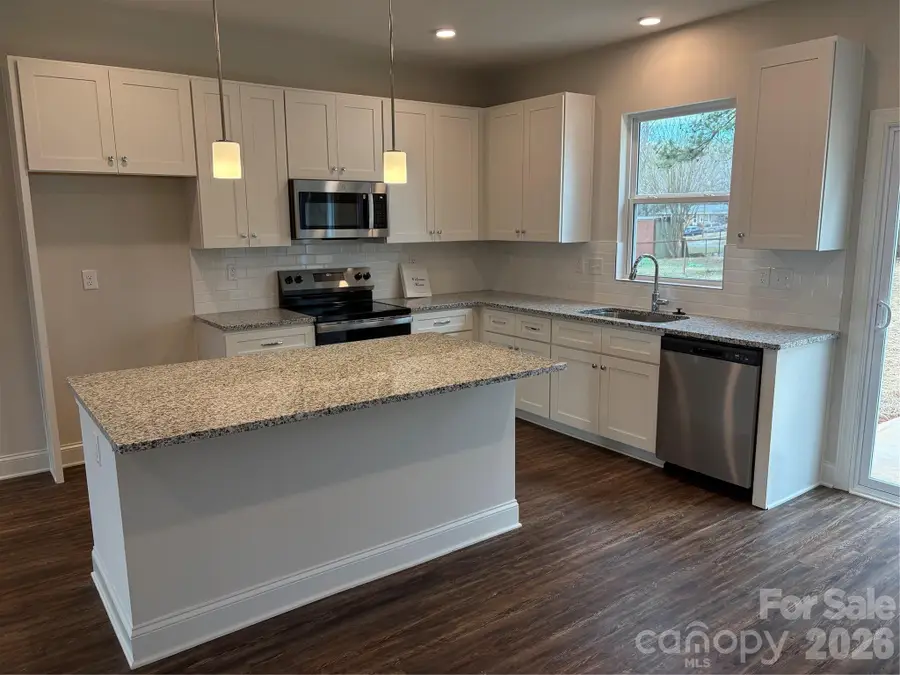 605 E Hartford Avenue, Bessemer City, NC 28016 - Image #3