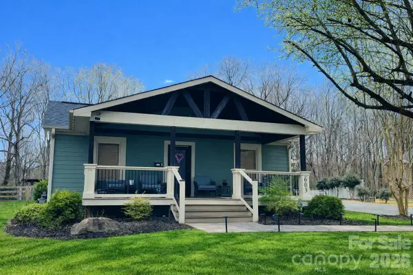 603 W Wilson Avenue, Mooresville, NC 28115