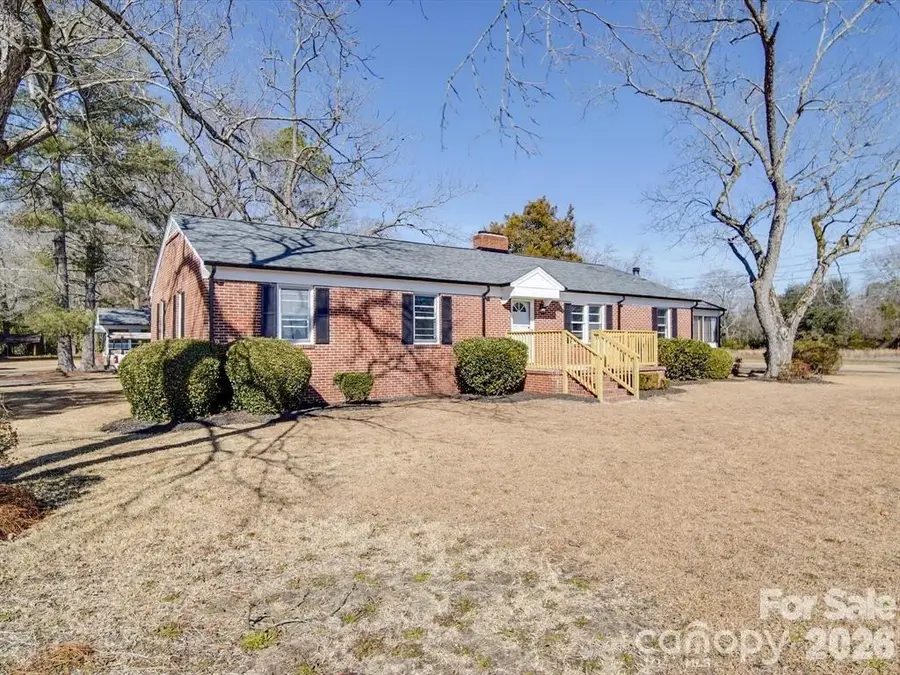 2228 W Market Street, Cheraw, SC 29520 - Image #3