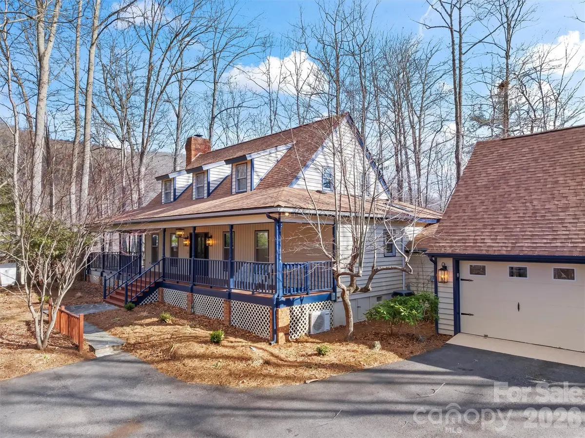 8 Indian Ridge Road, Asheville, NC 28803 - Image #1