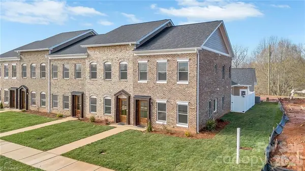 2115 24th Street Lane Se, Hickory, NC 28602