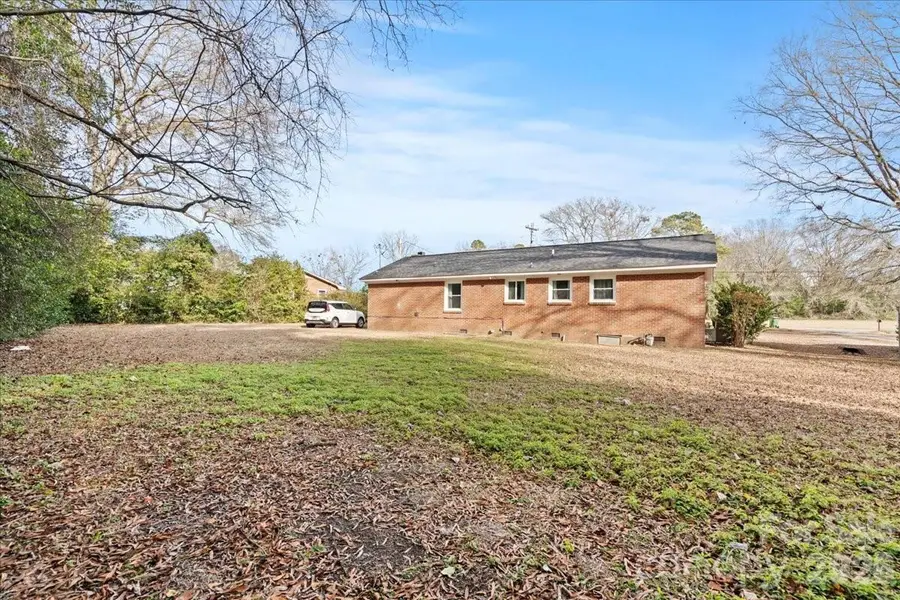 317 Thomas Street, Bennettsville, SC 29512 - #2