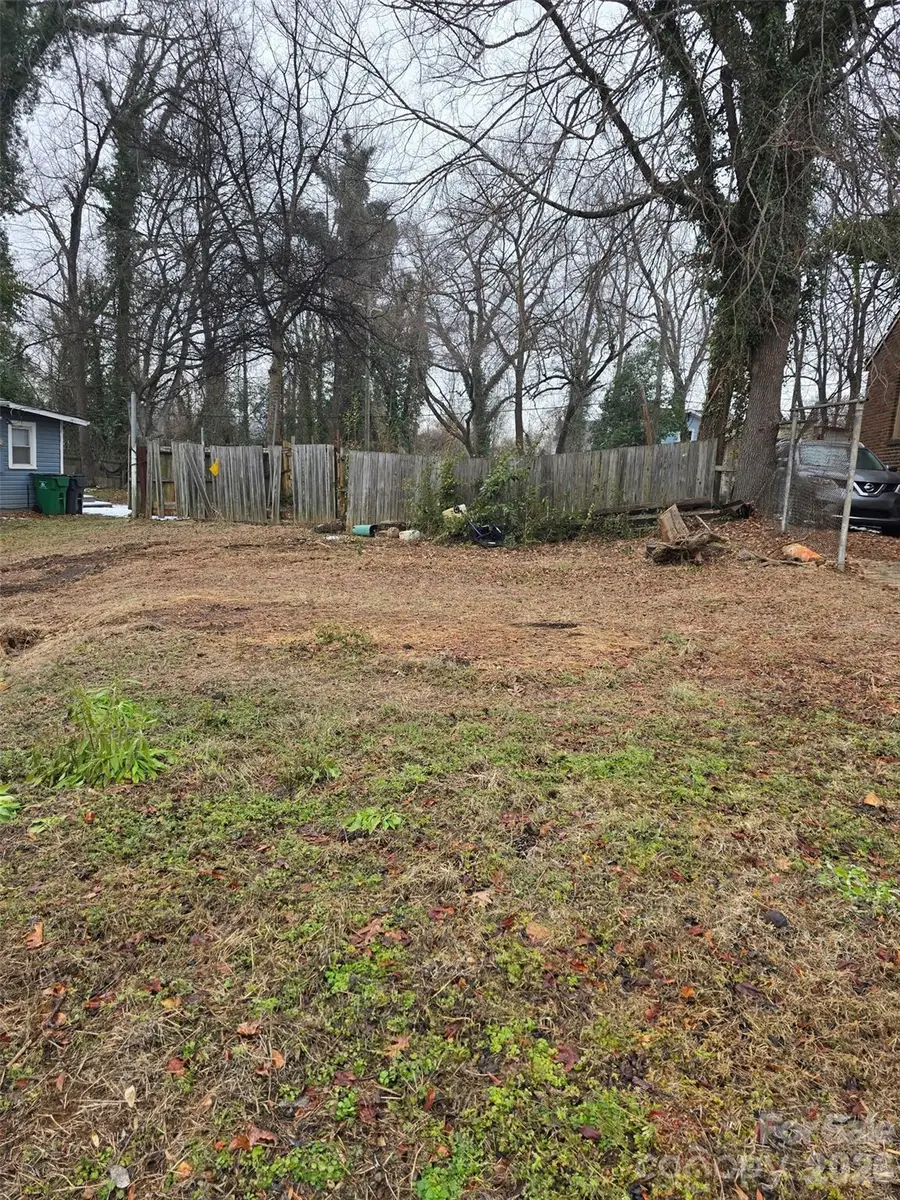 320 Woodvale Place, Charlotte, NC 28208 - #2