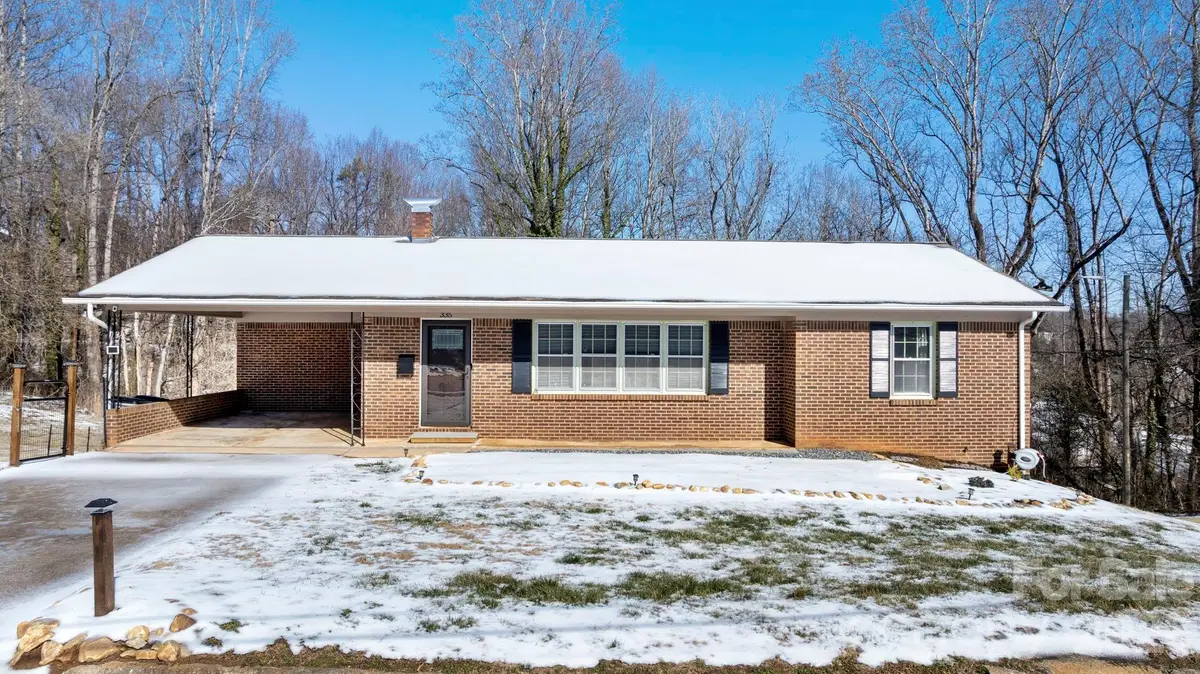 335 Eastview Place Nw, Lenoir, NC 28645 - Image #1