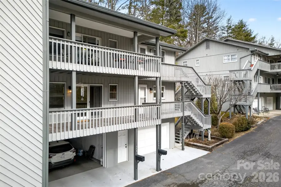 72 Country Club Woods Drive, Spruce Pine, NC 28777 - Image #3