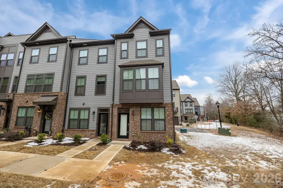 460 Spearfield Lane, Charlotte, NC 28205 - Image #2