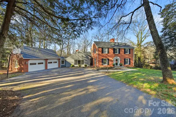 4041 4th Street Court Nw, Hickory, NC 28601