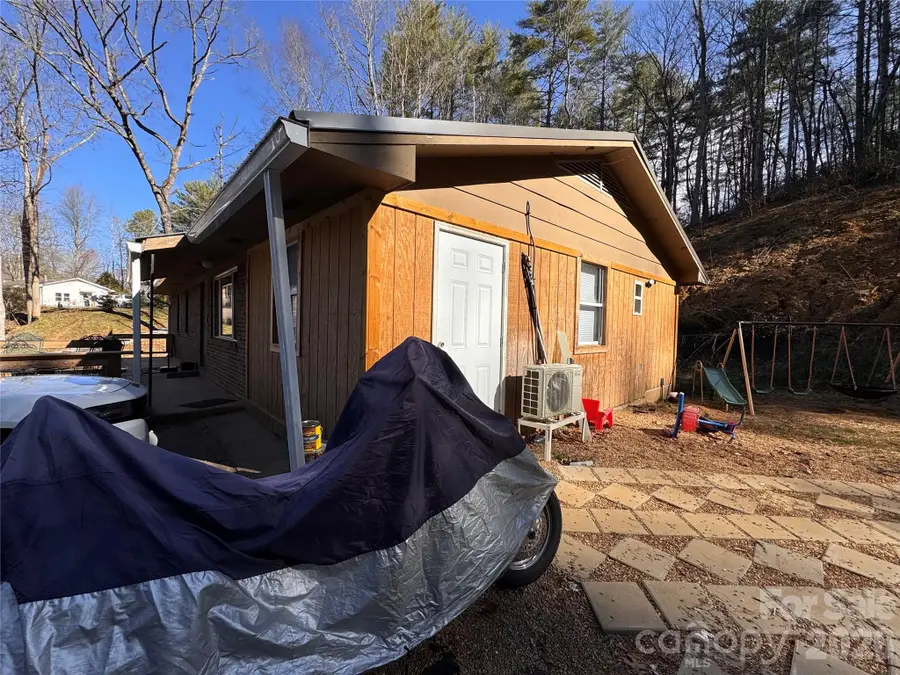 551 W Fort Hill Road, Robbinsville, NC 28771 - Image #2