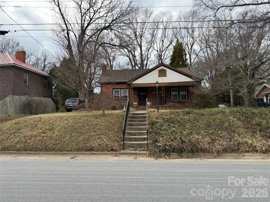 132 W Stewart Avenue, Mooresville, NC 28115 - Image #2