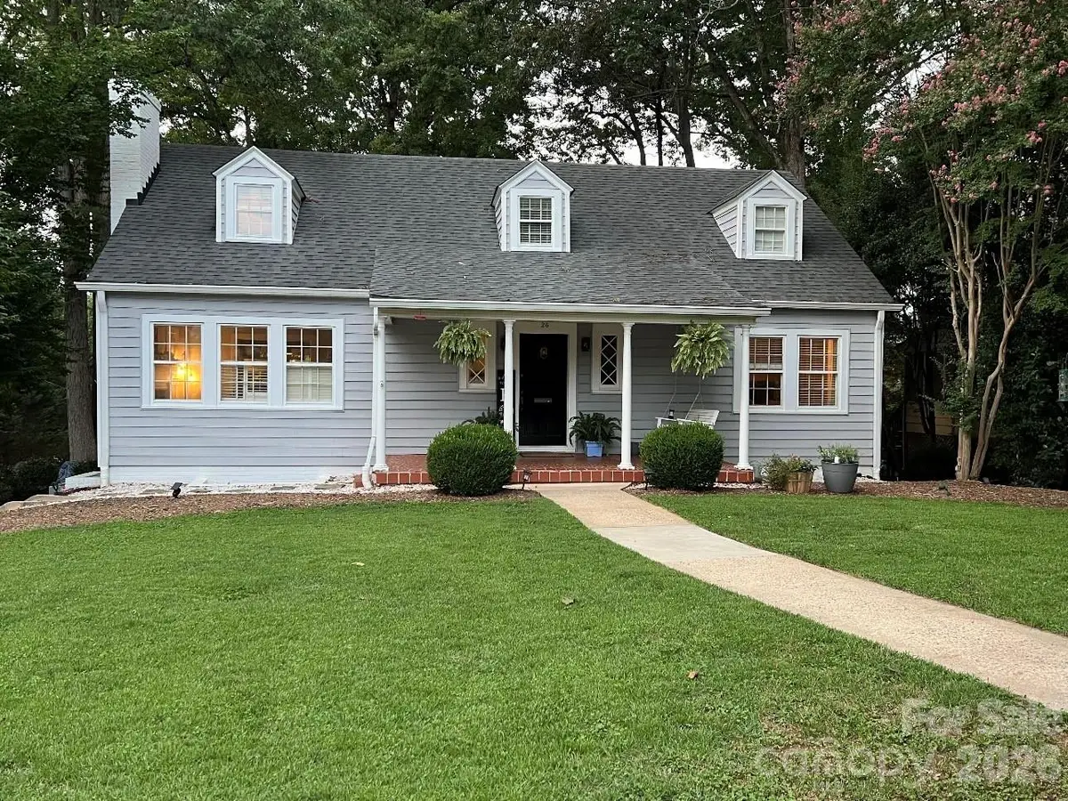 26 6th Avenue Nw, Hickory, NC 28601 - #1