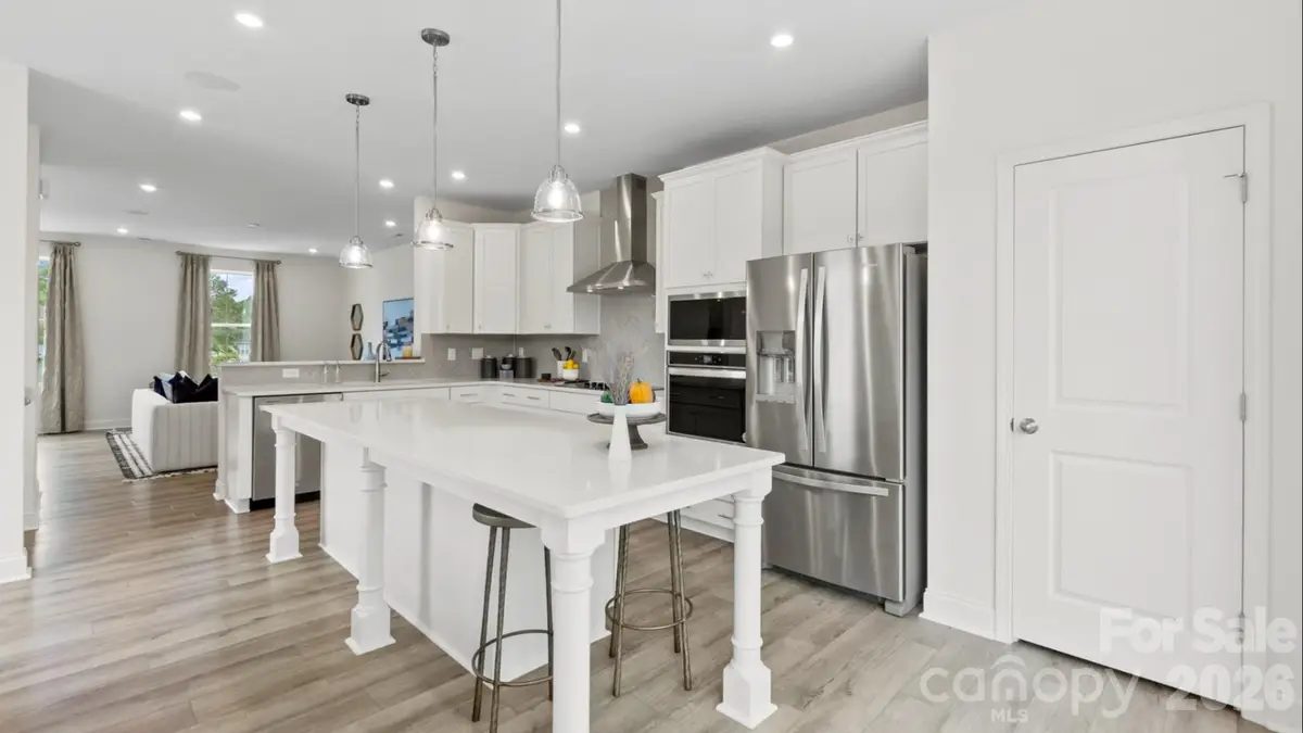 3027 Rozzelles Ferry Road, Charlotte, NC 28208 - Image #1