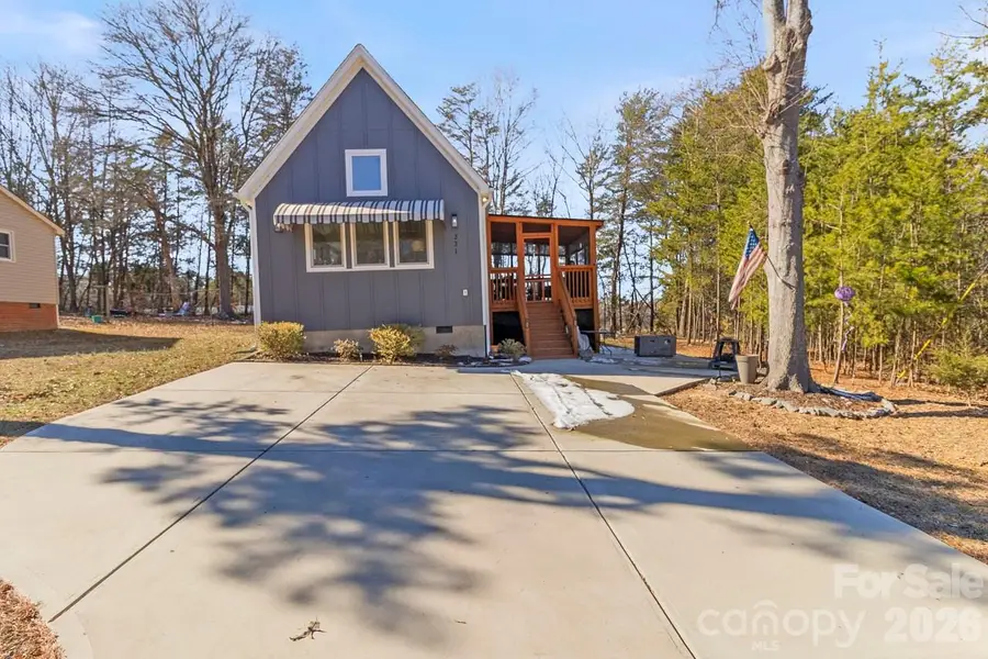 221 Newbold Street, Lincolnton, NC 28092 - #2