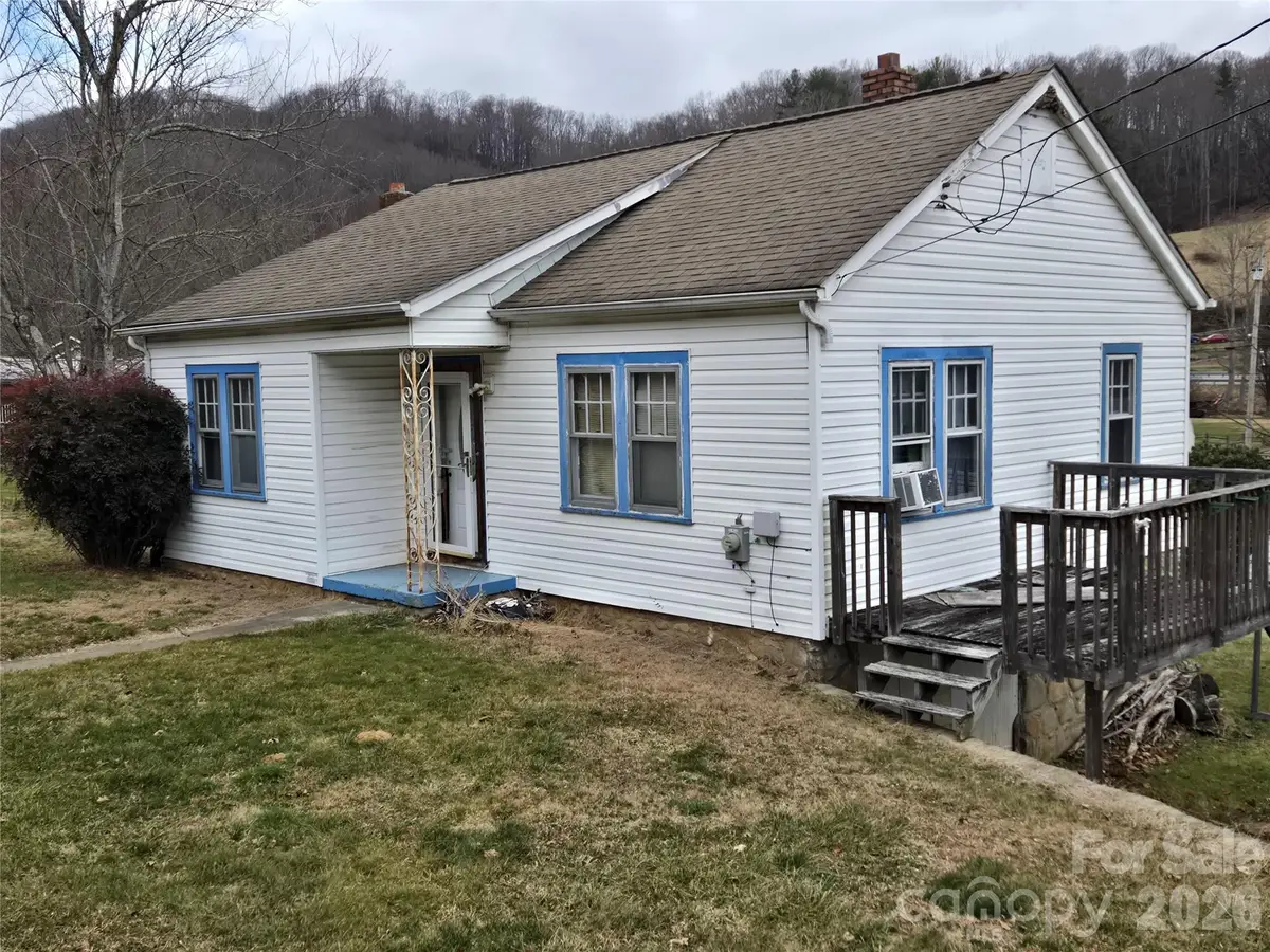 1084 Old Balsam Road, Waynesville, NC 28786 - #1