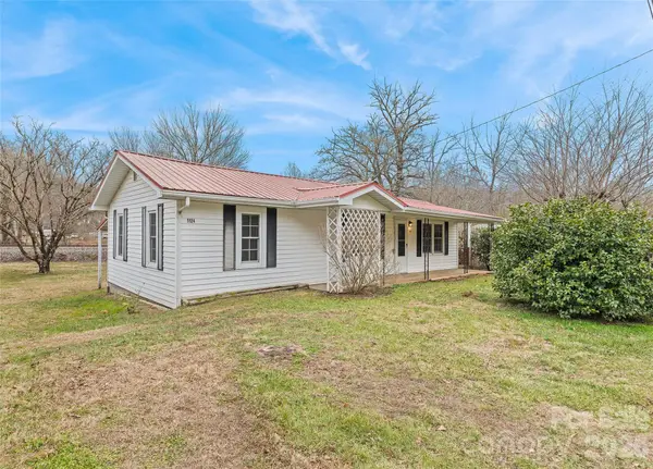 1124 Skyland Drive, Sylva, NC 28779