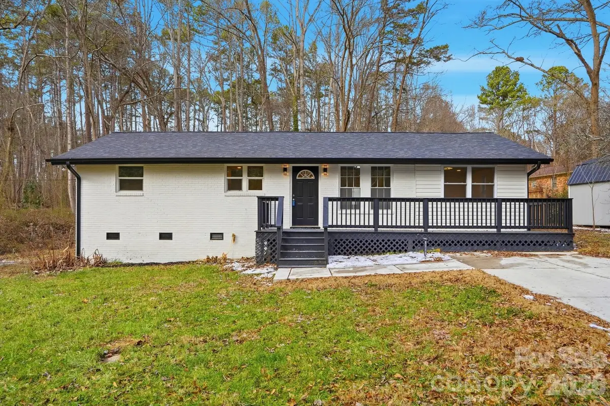 704 W Border Street, Dallas, NC 28034 - Image #1