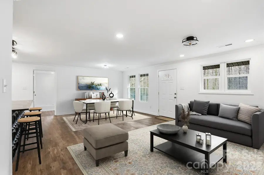 704 W Border Street, Dallas, NC 28034 - Image #3