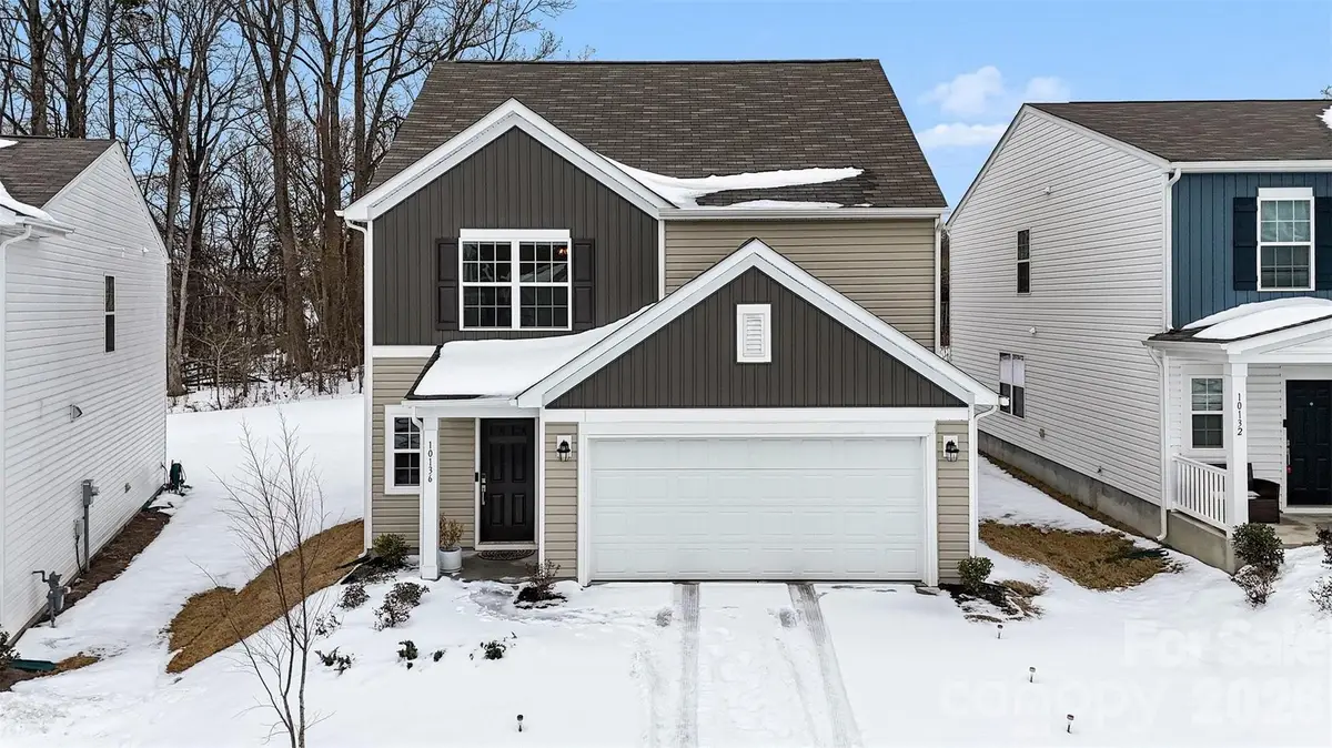 10136 Chatham Run Lane, Charlotte, NC 28262 - Image #1
