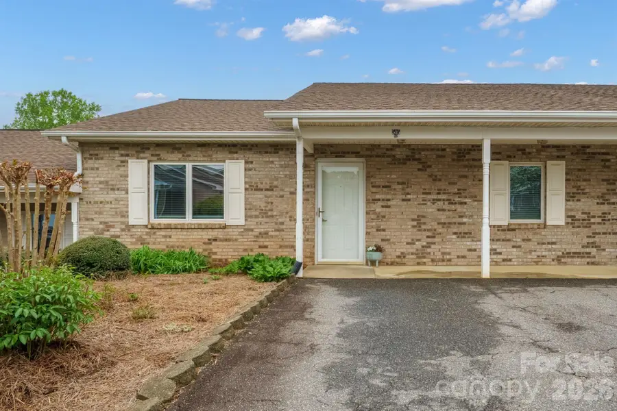 505 2nd Street Place Ne #B2, Conover, NC 28613 - #2