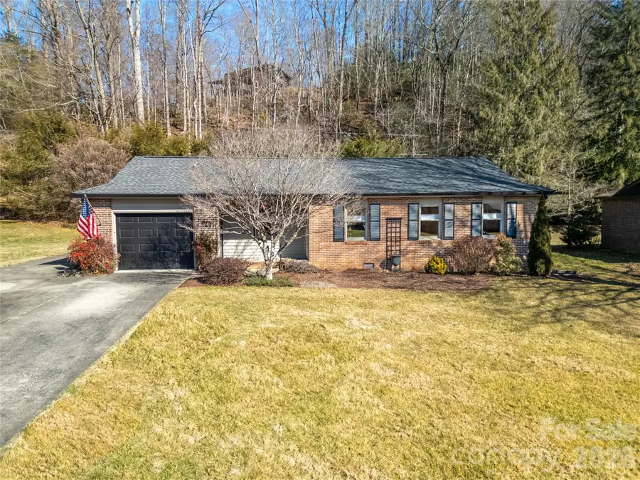 118 Resada Drive, Brevard, NC 28712 - #2